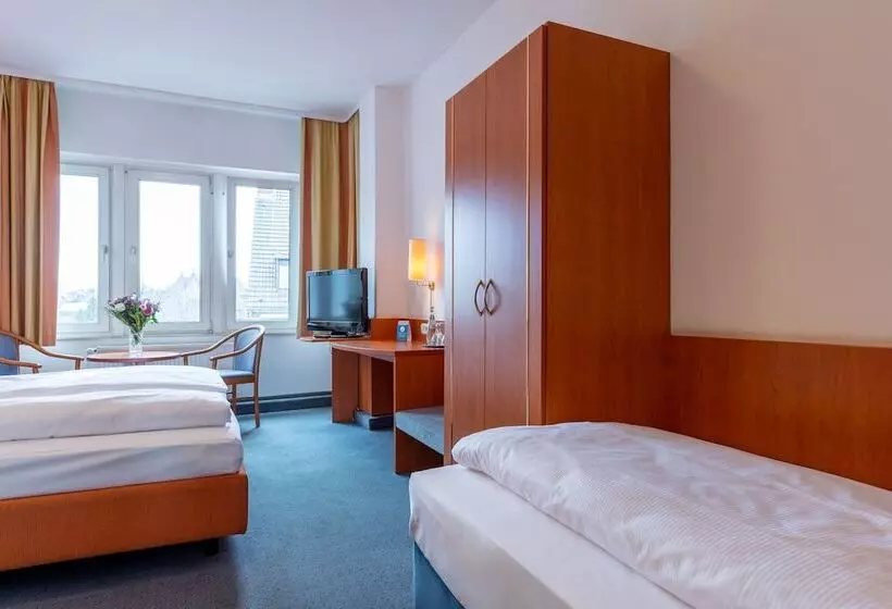اتاق استاندارد سه نفره, Trip Inn Hotel Schumann