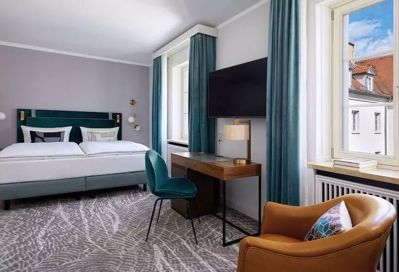 Deluxe Zimmer, Elephant Weimar, Autograph Collection