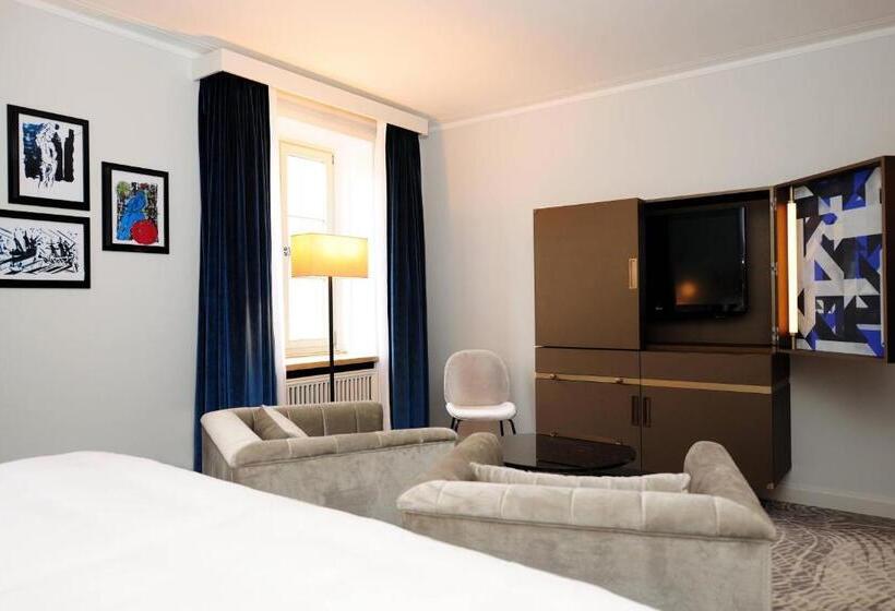 غرفة ديلوكس, Elephant Weimar, Autograph Collection