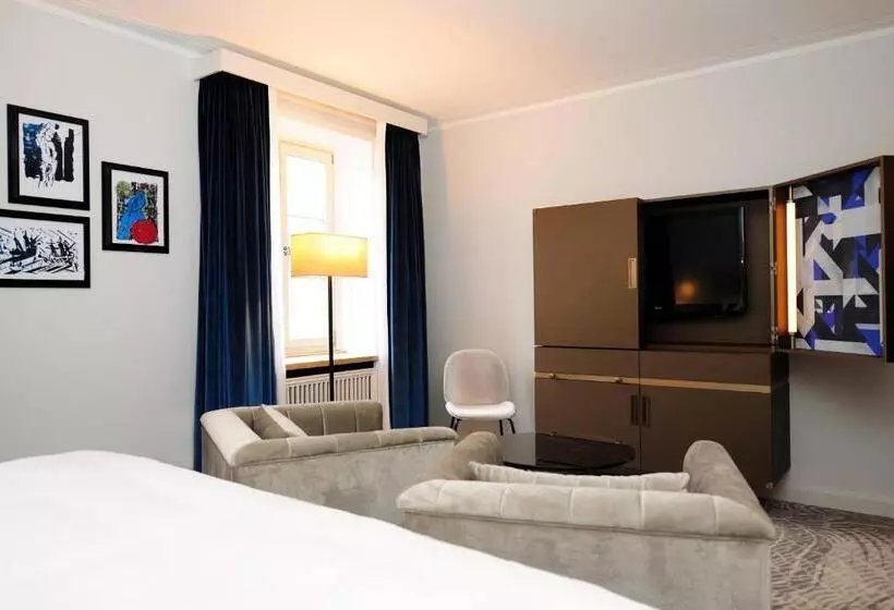 Deluxe Zimmer, Elephant Weimar, Autograph Collection