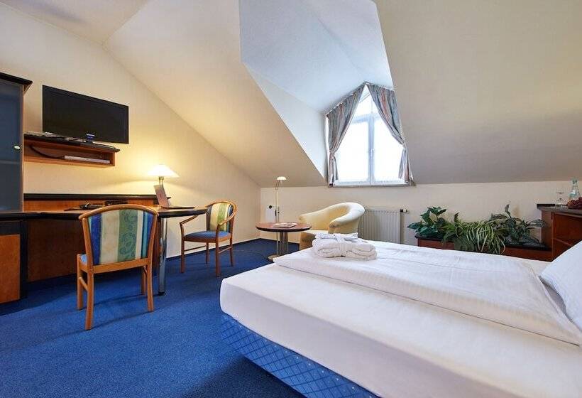 Номер Стандарт, Linderhof