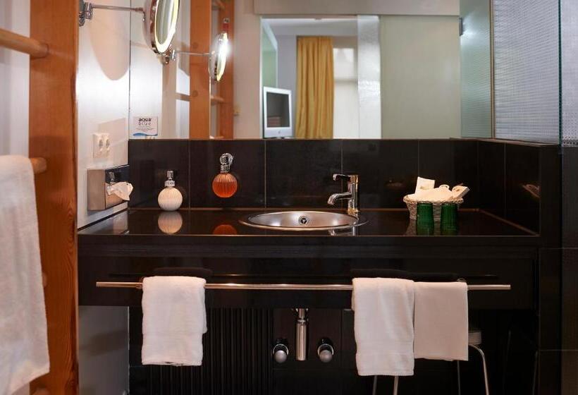 חדר סופריור, Goldener Karpfen Ohg