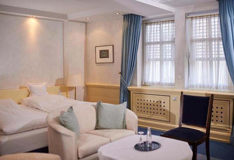 חדר סופריור, Goldener Karpfen Ohg