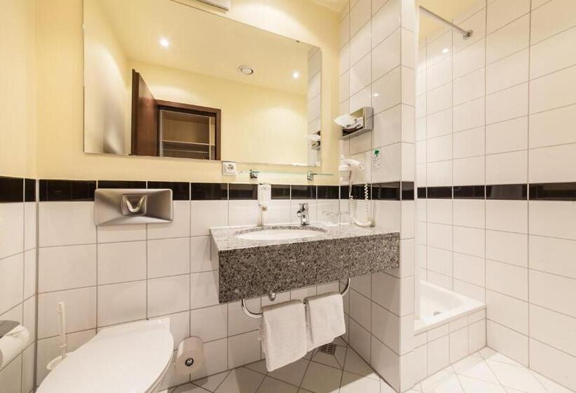 스탠다드 트리플 룸, Mariella