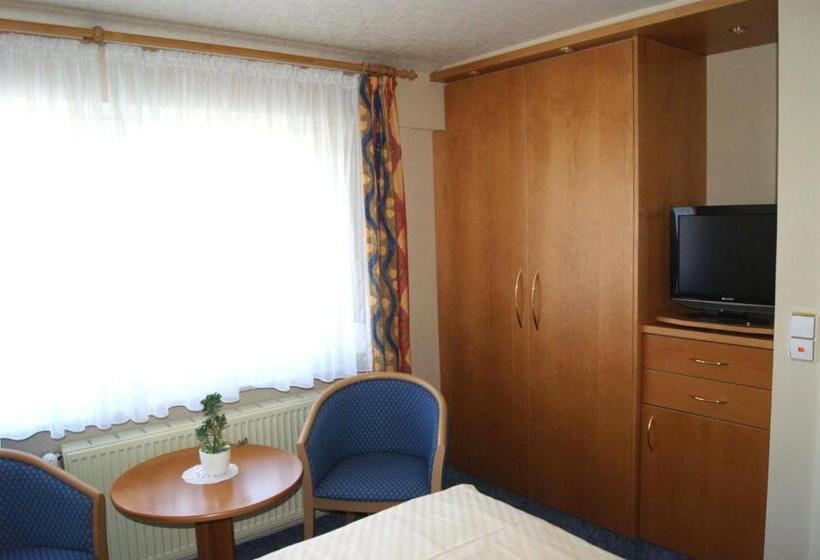 غرفة قياسية, Restaurant Schwedi