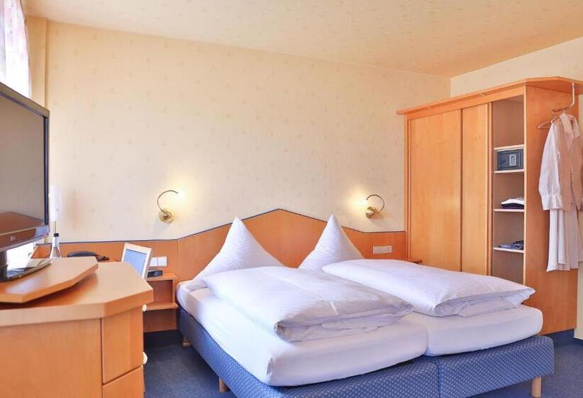 غرفة قياسية, Restaurant Schwedi