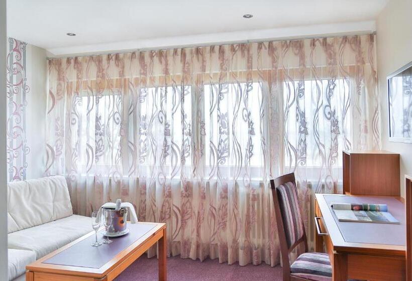 Suite with lake view, Restaurant Schwedi