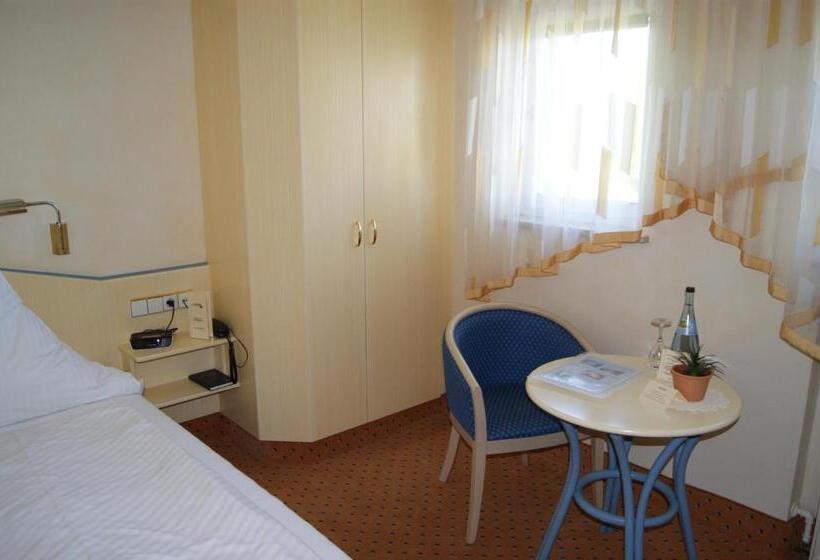 غرفة إقتصادية فردية, Restaurant Schwedi