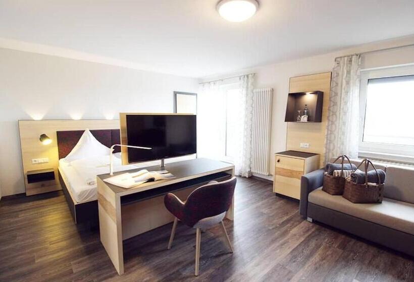 غرفة ديلوكس, Restaurant Schwedi