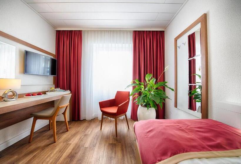 スタンダードシングルルーム, Senator