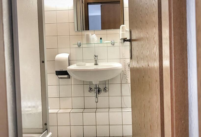 标准间, Zur Eiche