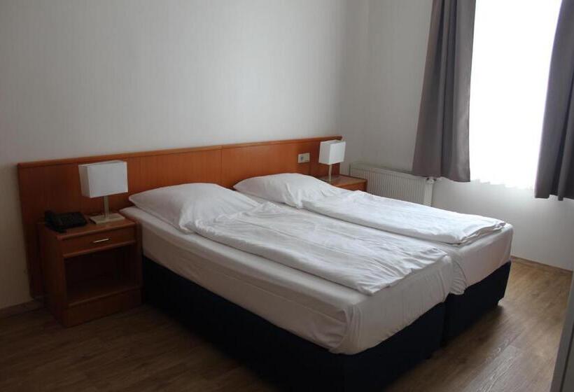 Номер Стандарт, Stadt Gut Hotel Zum Rathaus