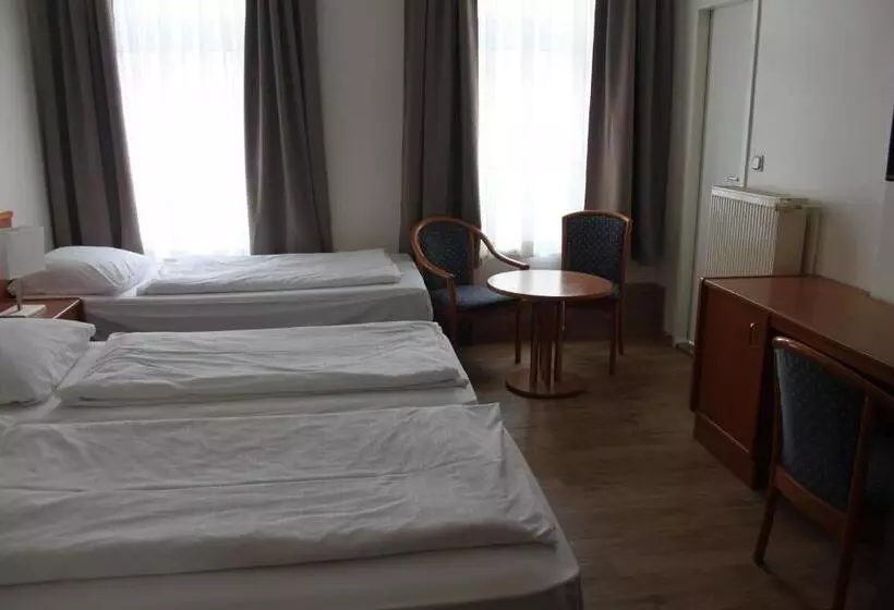 スタンダードトリプルルーム, Stadt Gut Hotel Zum Rathaus