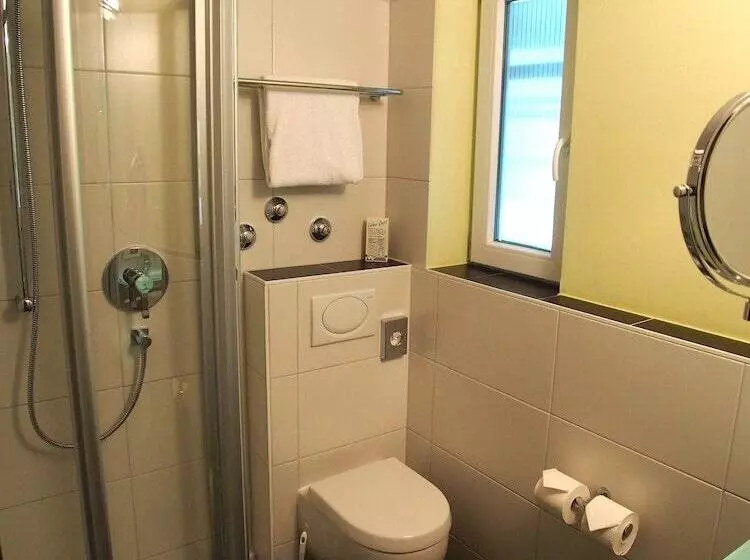 اتاق راحتی یک تخته, Top Hotel Krämer