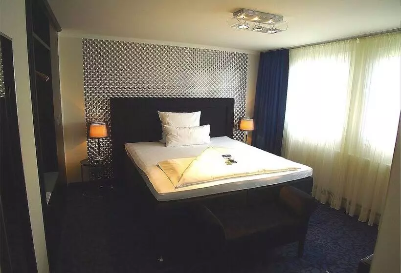 اتاق سوپریور یک تخته, Top Hotel Krämer