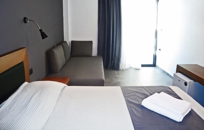 חדר סטנדרט, Amphitryon City