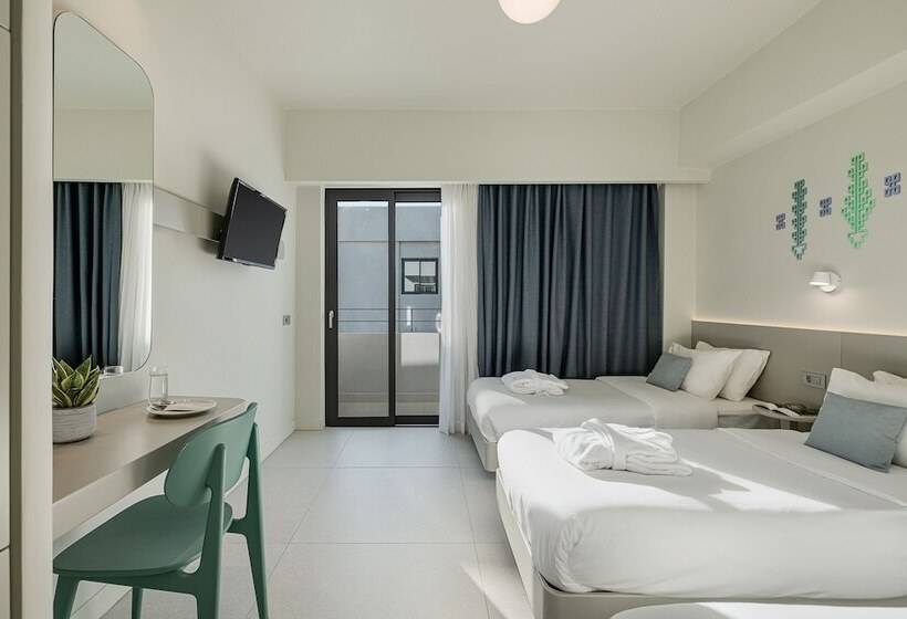 스탠다드 트리플 룸, Arkadi