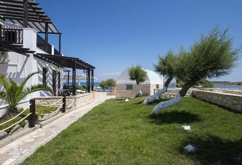 エコノミールーム, Contaratos Beach