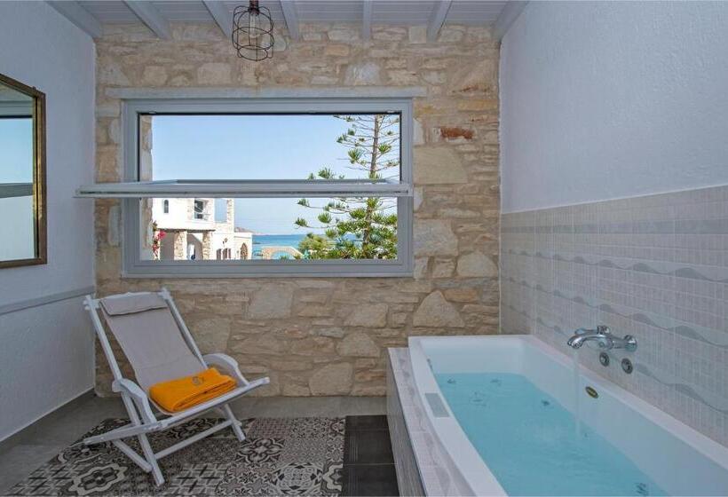 수피리어 룸, Contaratos Beach