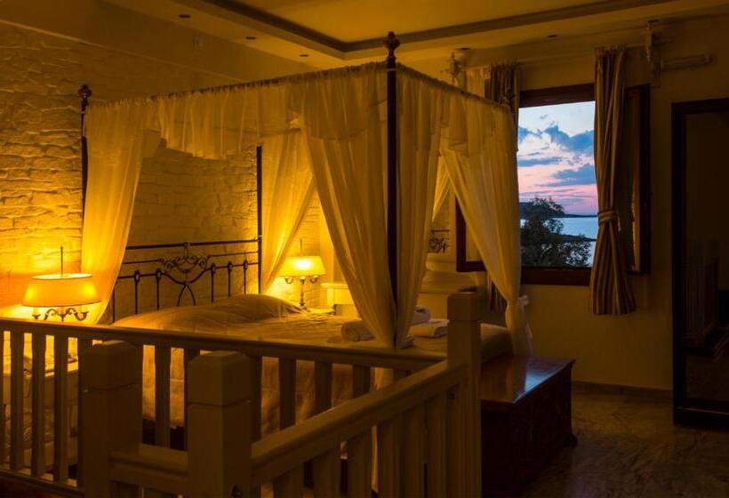 이그제큐티브 스위트, Contaratos Beach