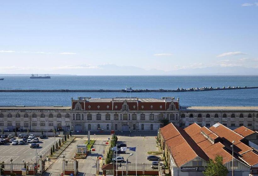 غرفة بريميوم فردية, Mediterranean Palace
