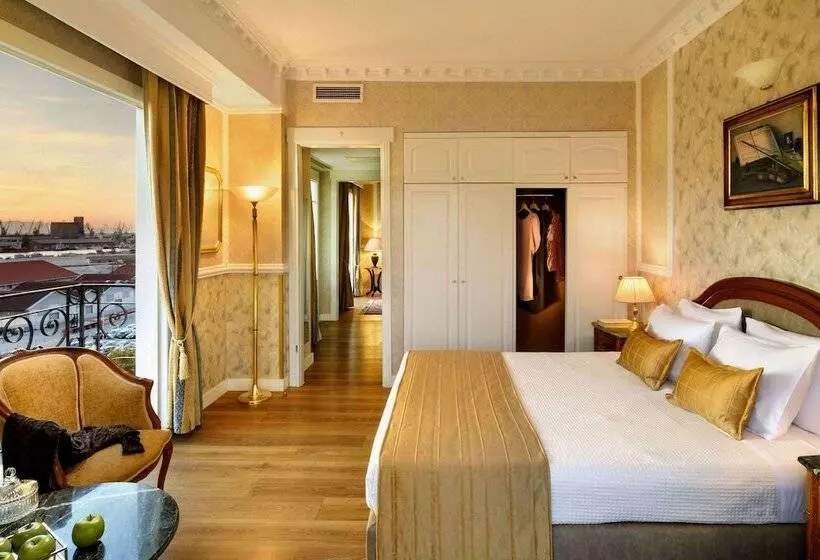 ジュニアスイート, Mediterranean Palace