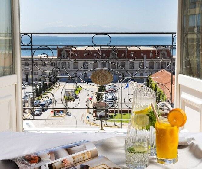 اتاق پرمیوم با چشم‌انداز دریا, Mediterranean Palace