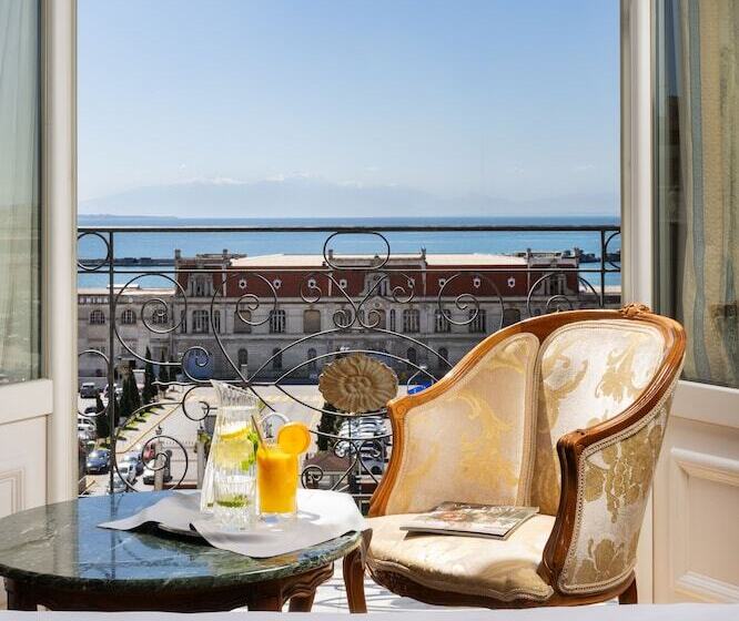 غرفة بريميوم مطلّة علي البحر, Mediterranean Palace