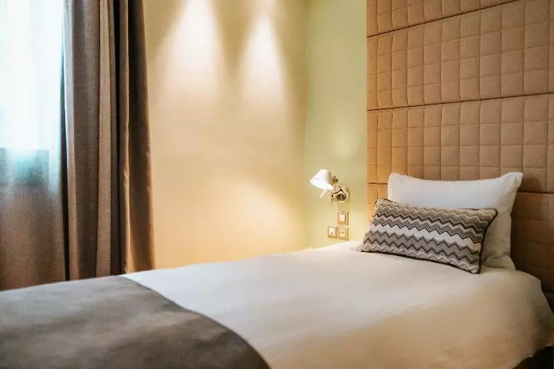 اتاق استاندارد یک نفره, Domotel Olympia
