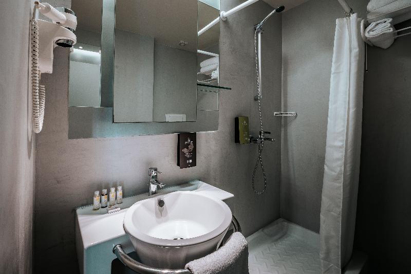 غرفة عائلية, Domotel Olympia