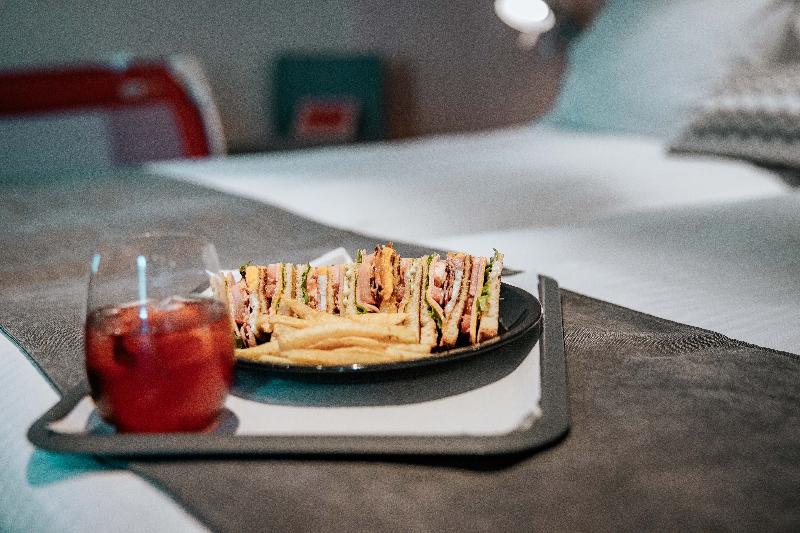 غرفة عائلية, Domotel Olympia