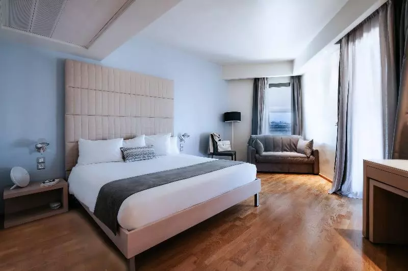 سوییت جونیور, Domotel Olympia
