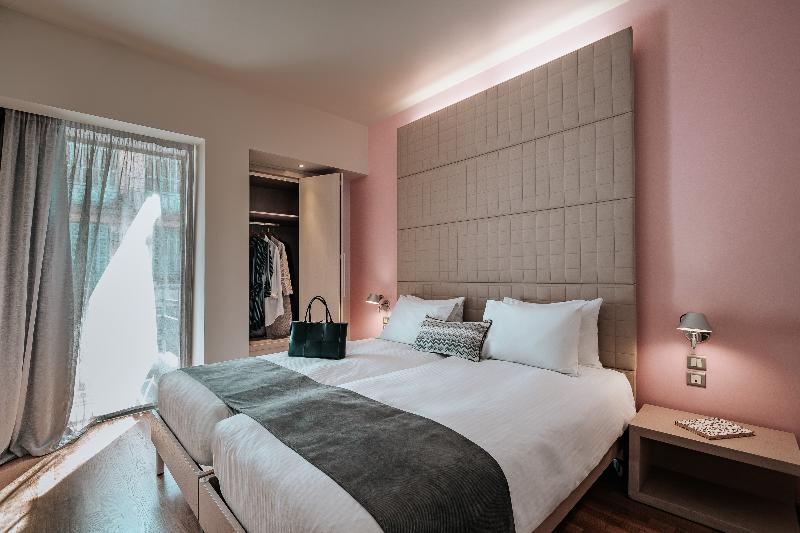 غرفة قياسية ثلاثية, Domotel Olympia