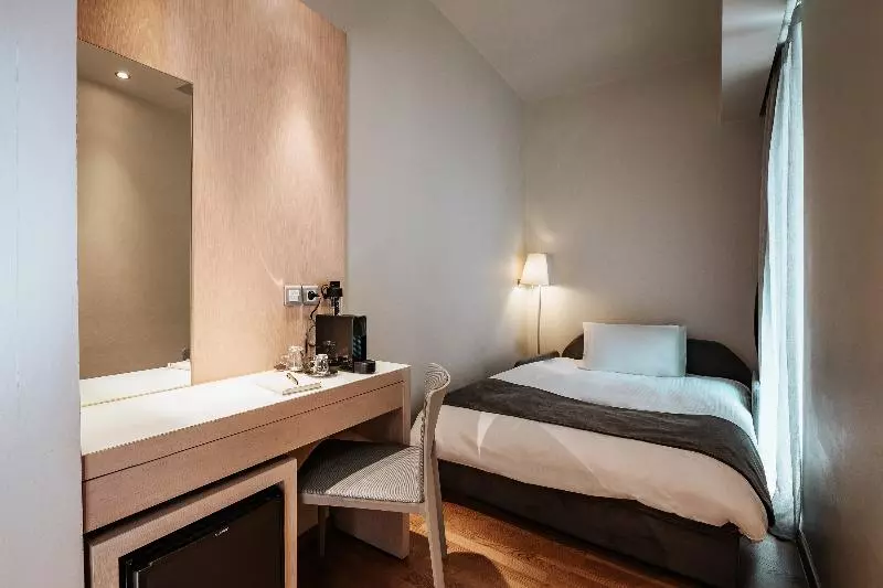 اتاق استاندارد سه نفره, Domotel Olympia