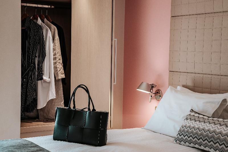 غرفة قياسية ثلاثية, Domotel Olympia