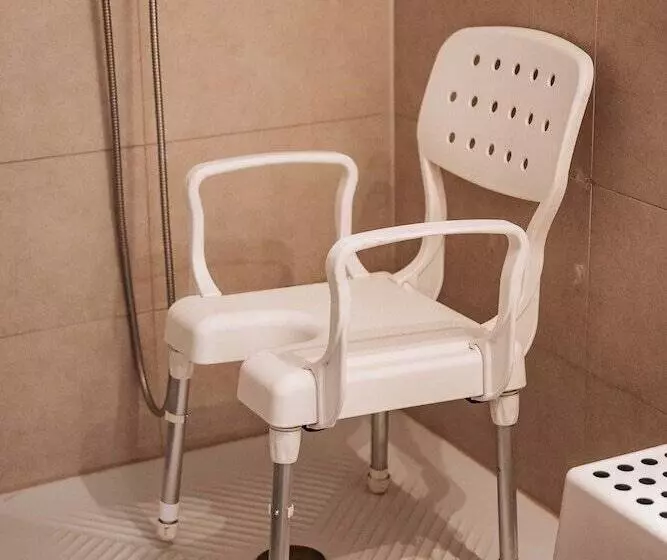 اتاق استاندارد برای معلولان, Domotel Olympia