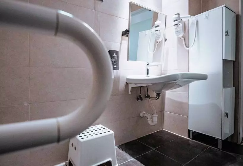 اتاق استاندارد برای معلولان, Domotel Olympia