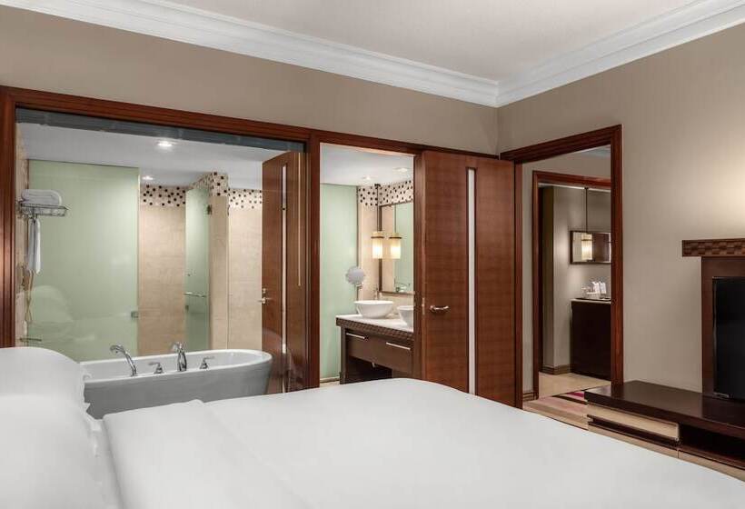 سوئیت کلاب, Rihga Royal Laguna Guam Resort