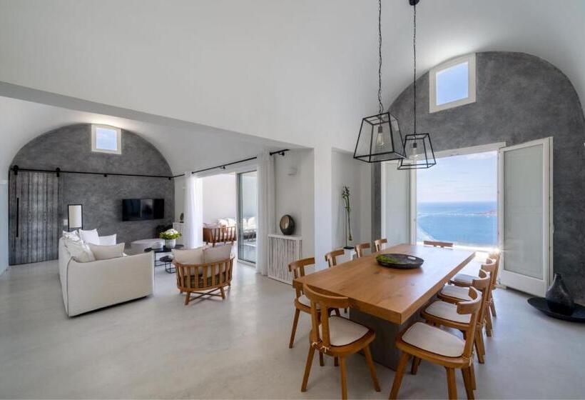 غرفة قياسية مزوَّدة بجاكوزي مطلة على البحر, Vedema, A Luxury Collection Resort, Santorini