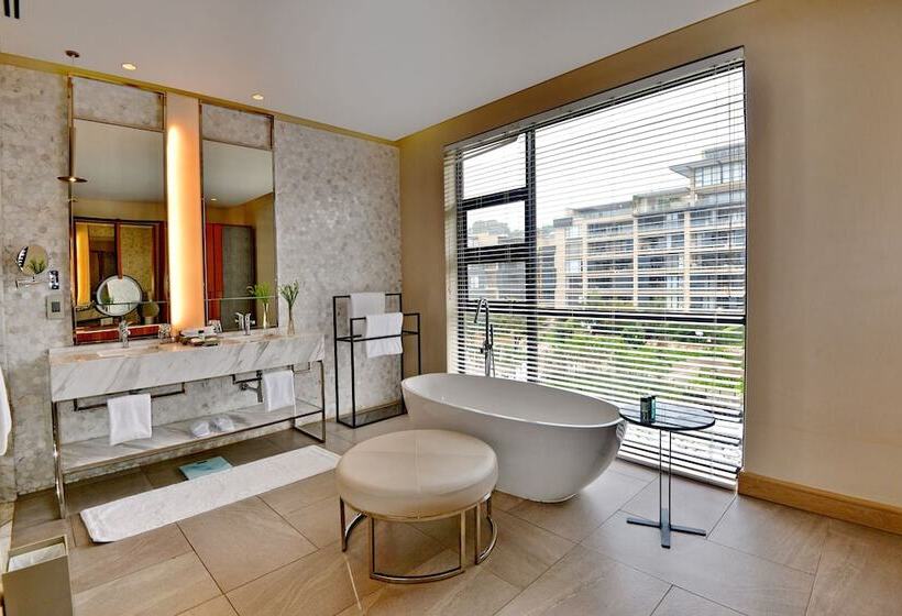 프레지덴셜 스위트, The Houghton Hotel, Spa, Wellness & Golf