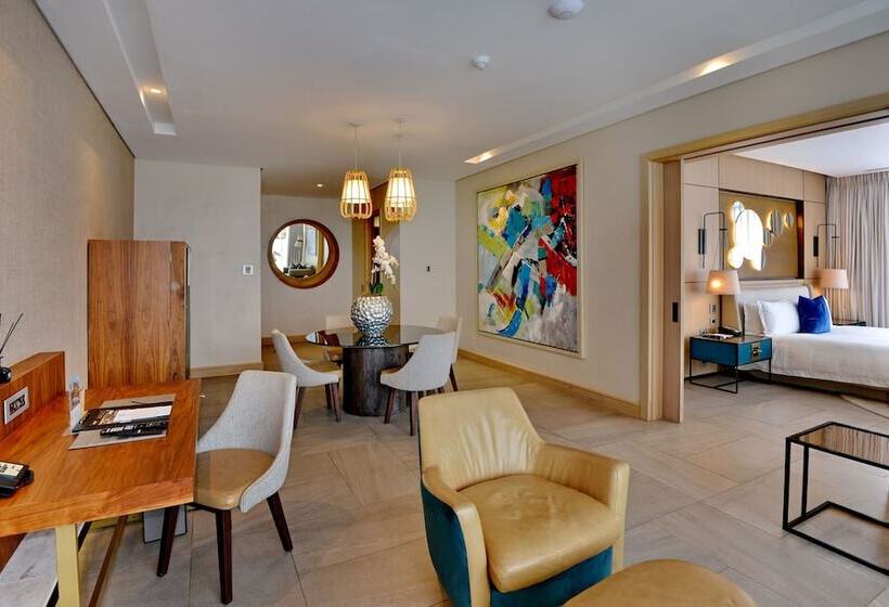 Президентский Люкс, The Houghton Hotel, Spa, Wellness & Golf