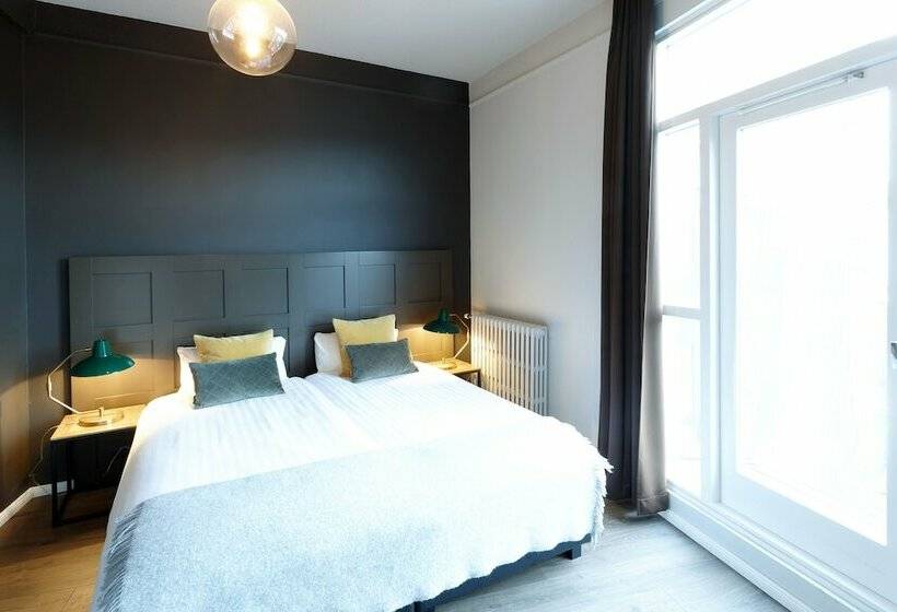 سوییت خانوادگی, Fosshotel Baron