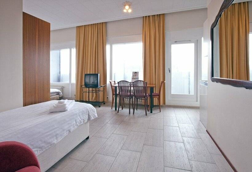 اتاق استاندارد چهار تخته, Fosshotel Baron