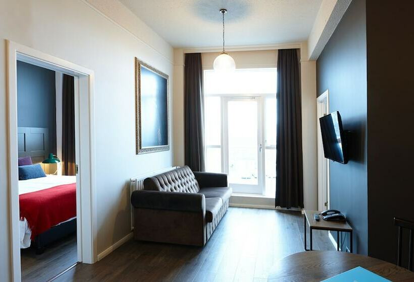 سوییت خانوادگی, Fosshotel Baron