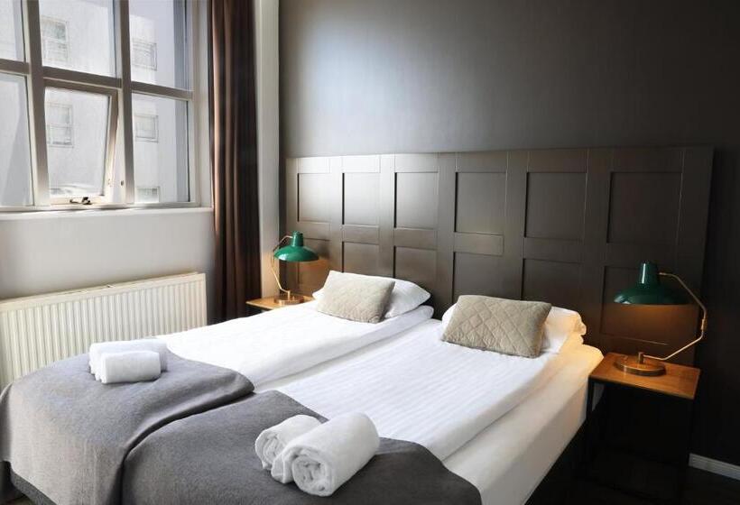 اتاق خانوادگی, Fosshotel Baron