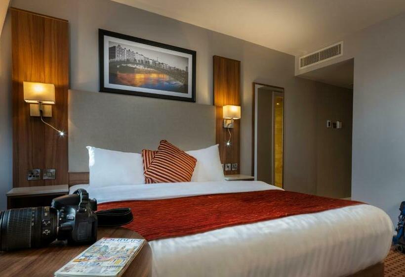 חדר סטנדרט, Cassidys