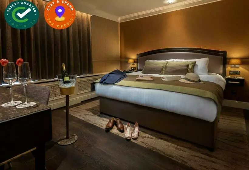اتاق لوکس, Cassidys