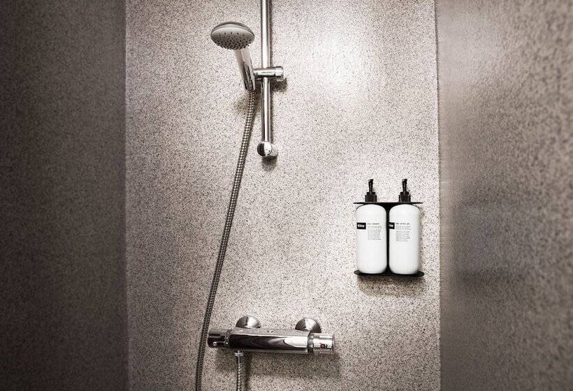 اتاق استاندارد یک نفره, Hofn