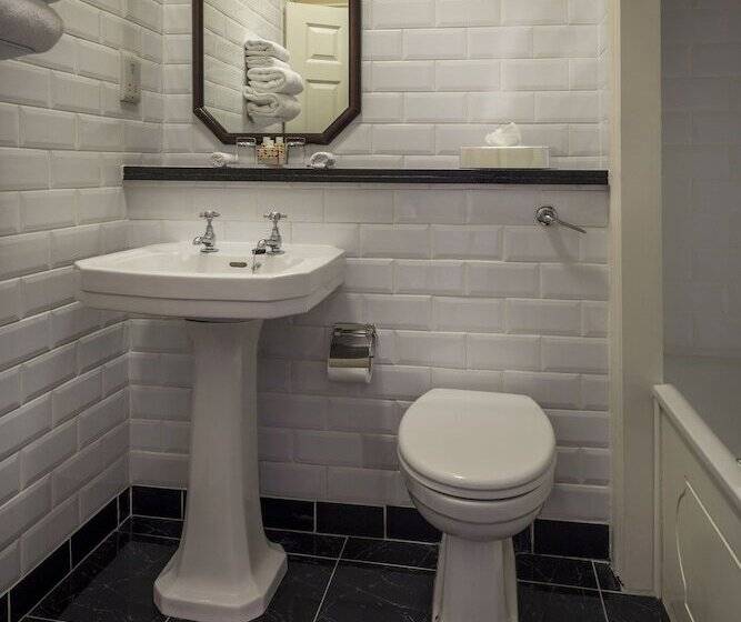 غرفة بريميوم ثلاثية, Imperial Hotel Cork City