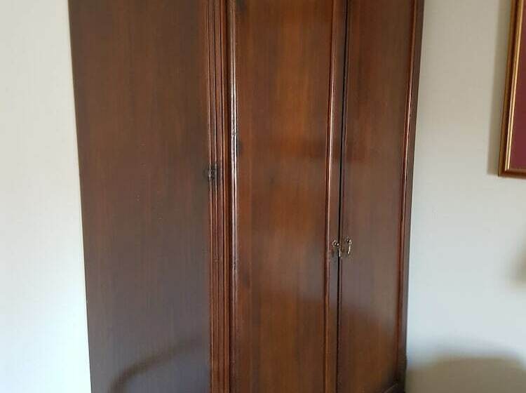 اتاق استاندارد, The Mercantile